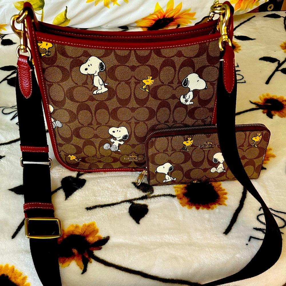 Coach Snoopy purse & wallett
